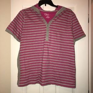 Short sleeve top with hoodie